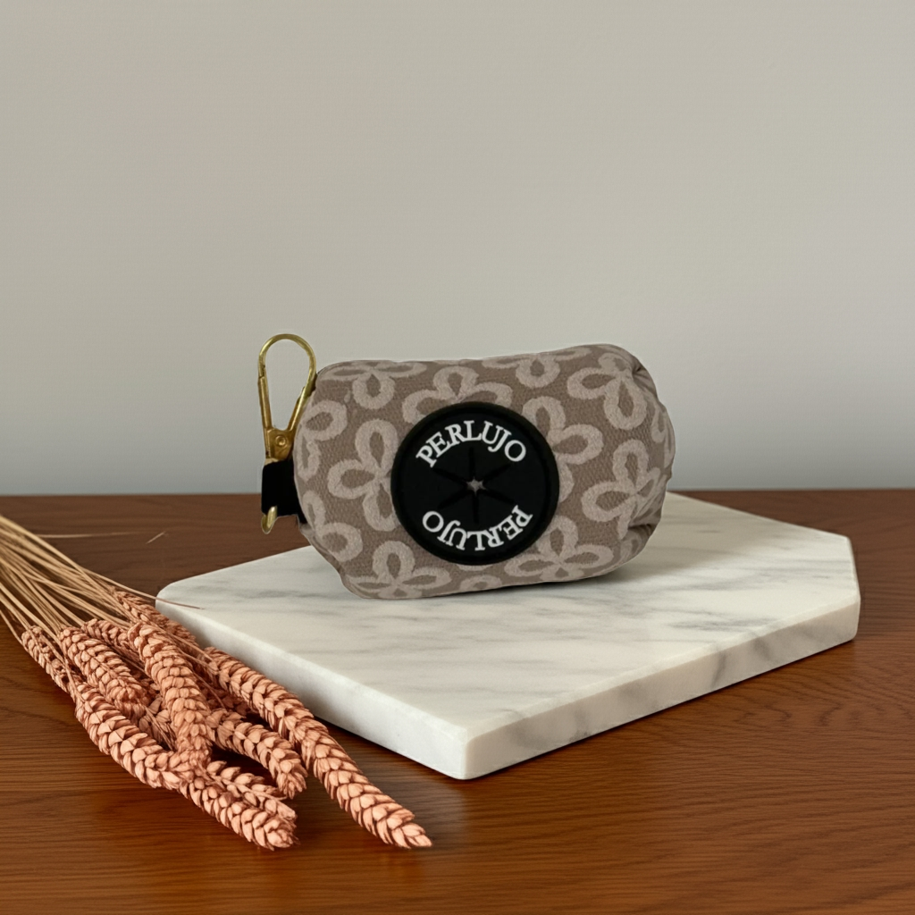 Champagne Clover Poop Bag Holder - Perlujo